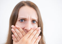 a woman guilty for poor oral hygiene
